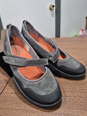 EUC Merrell Mary Jane Hiking Performance Sandals